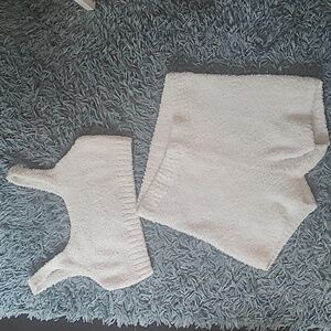 White fuzzy pajama set size xsmall